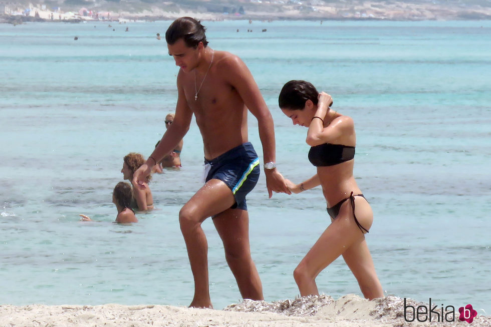 Tini Stoessel y Pepe Barroso Junior disfrutando de Formentera