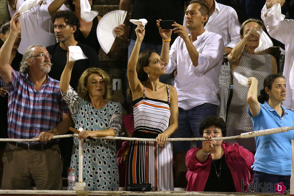 Eva González en la corrida de toros nocturna de Palma