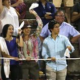 La Infanta Elena, Froilán y Victoria de Marichalar, muy emocionados en la corrida de toros nocturna de Palma