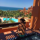 Cristina Pedroche posando en topless en el jacuzzi