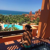 Cristina Pedroche posando en topless en el jacuzzi