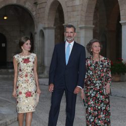 Los Reyes Felipe y Letizia y la Reina Sofía en la recepción a la sociedad balear del verano 2017