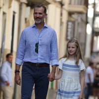 El Rey Felipe y la Princesa Leonor pasean por Sóller