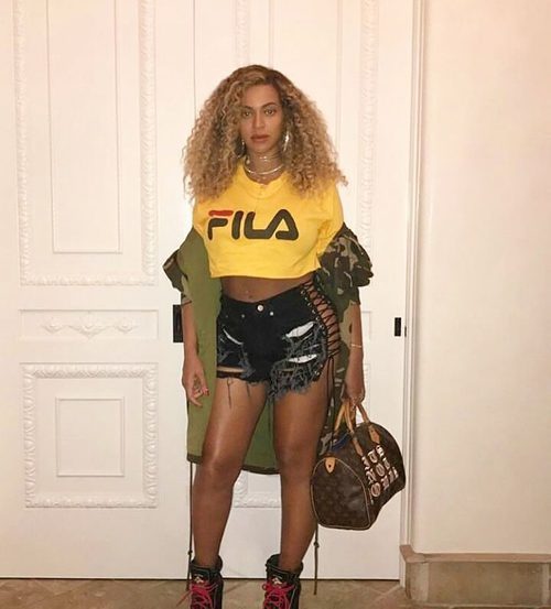 Beyoncé posando muy sexy dos meses después de dar a luz