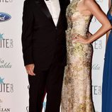 Nicoel Kimpel y Antonio banderas muy elegantes en la Gala Starlite 2017 en Marbella