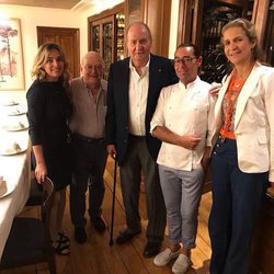 El Rey Juan Carlos y la Infanta Elena en el restaurante Rekondo de San Sebastián