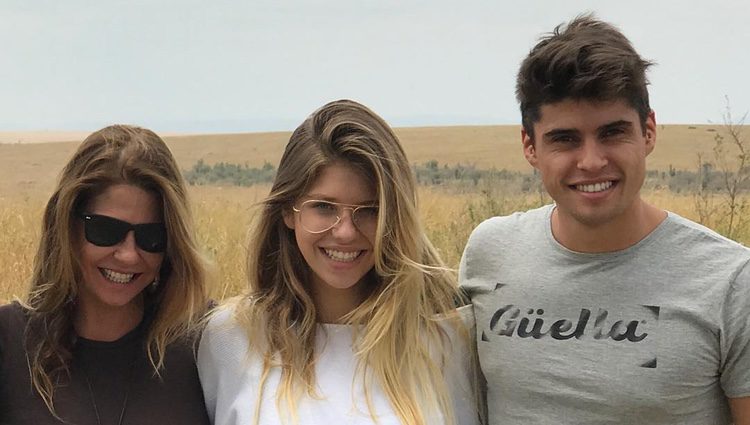 Makoke junto a su hijos Anita Matamoros y Javier Tudela en África