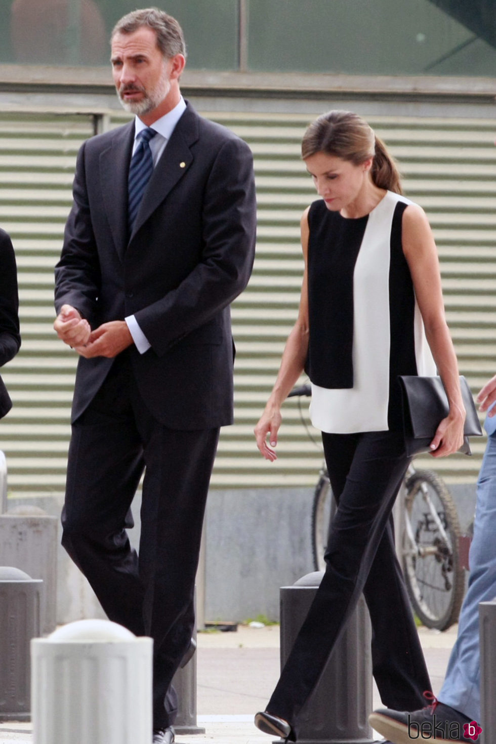 Los Reyes Felipe y Letizia visitan a los heridos del atentado de Barcelona