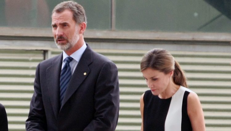 Los Reyes Felipe y Letizia visitan a los heridos del atentado de Barcelona