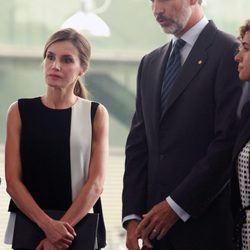 Los Reyes Felipe y Letizia, afectados en la visita a los heridos del atentado de Barcelona