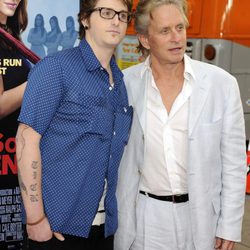 Michael Douglas junto a su hijo Cameron Douglas