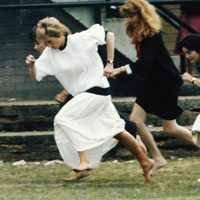 Lady Di corriendo en una carrera para madres