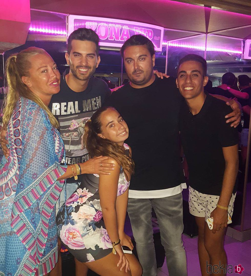 Belén Esteban y Miguel, Andrea Janeiro, Isma y Suso en Benidorm