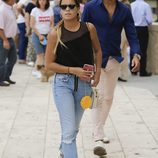 Gloria Camila y Kiko Jiménez en el funeral de Dámaso González