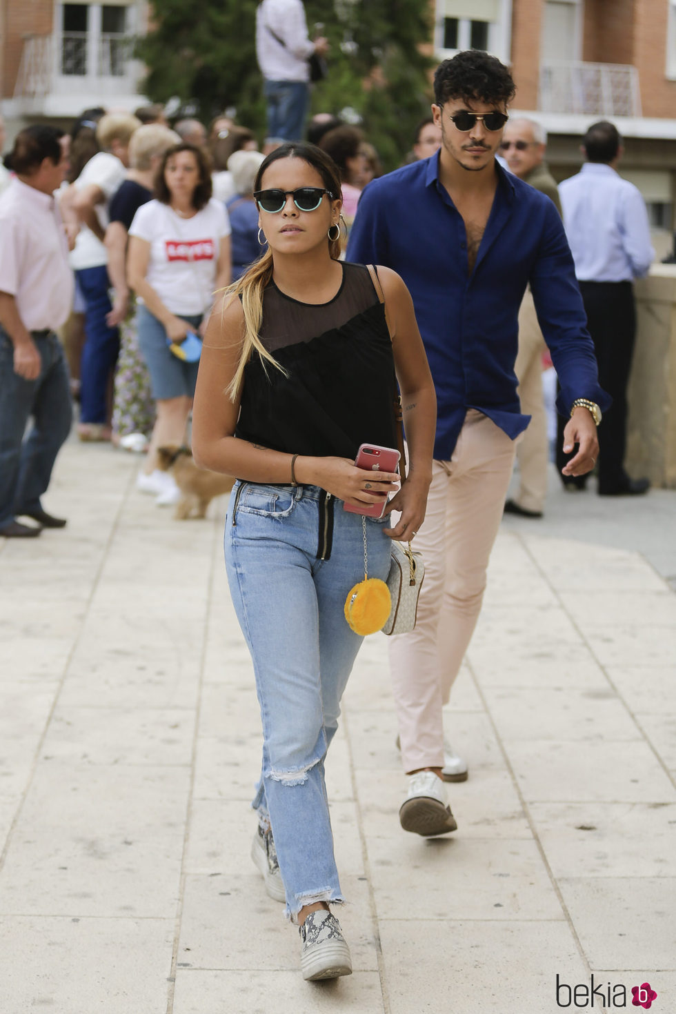 Gloria Camila y Kiko Jiménez en el funeral de Dámaso González