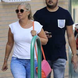 Belén Esteban dando un paseo por Madrid con Miguel