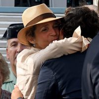 La Infanta Elena abraza a Froilán en la Final Copa de Oro del Torneo Internacional de Polo de Sotogrande