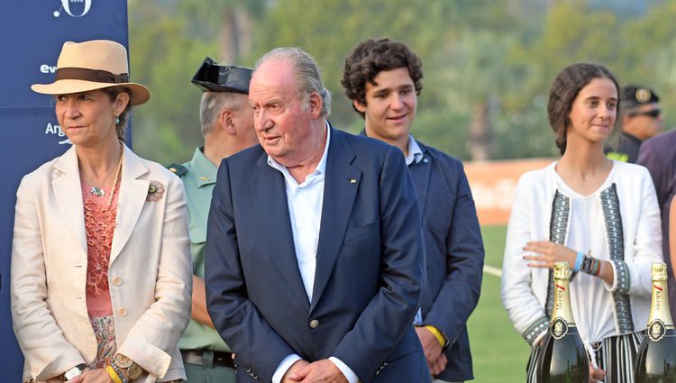 El Rey Juan Carlos, la Infanta Elena, Froilán y Victoria de Marichalar en la Final Copa de Oro del Torneo Internacional de Polo de Sotogrande