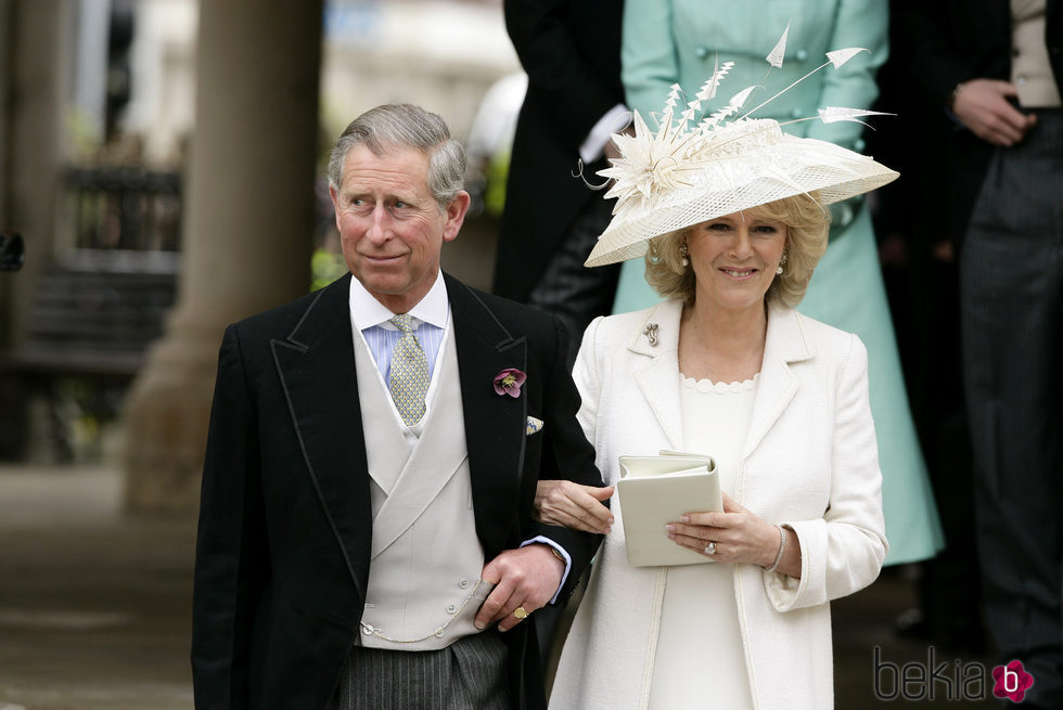 El Príncipe Carlos y Camilla Parker en su boda