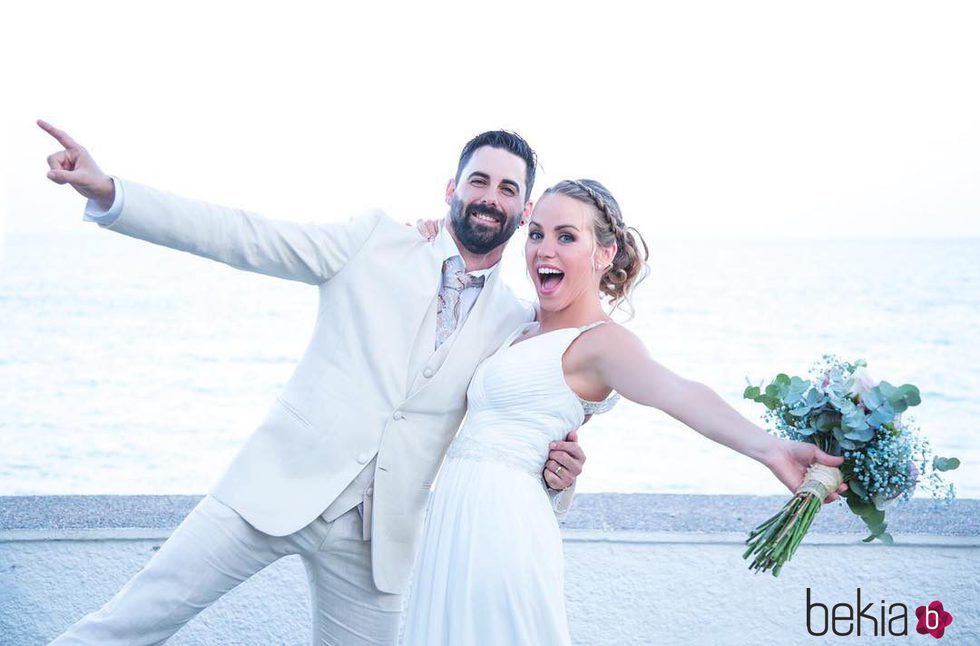 Yoli y Jonathan ('GH15') muy felices el día de su boda