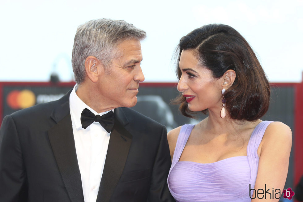 George Clooney Amal Alamuddin comparten miradas en el Festival de Venecia 2017