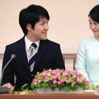 Mako de Japón y Kei Komuro, muy enamorados en su compromiso