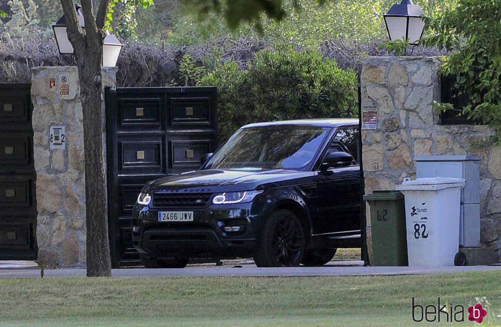 Paula Echevarría saliendo de su casa de Villafranca del Castillo