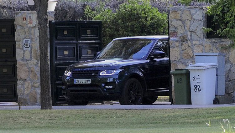 Paula Echevarría saliendo de su casa de Villafranca del Castillo