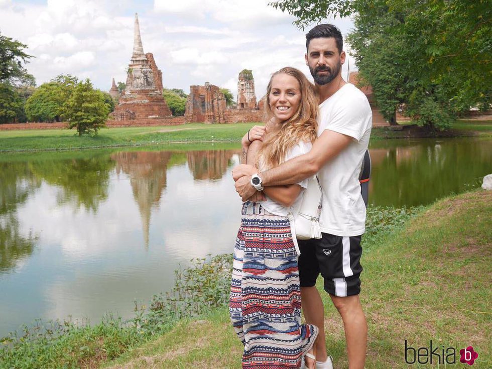 Yoli y Jonathan ('GH15') muy acaramelados en Bangkok de luna de miel