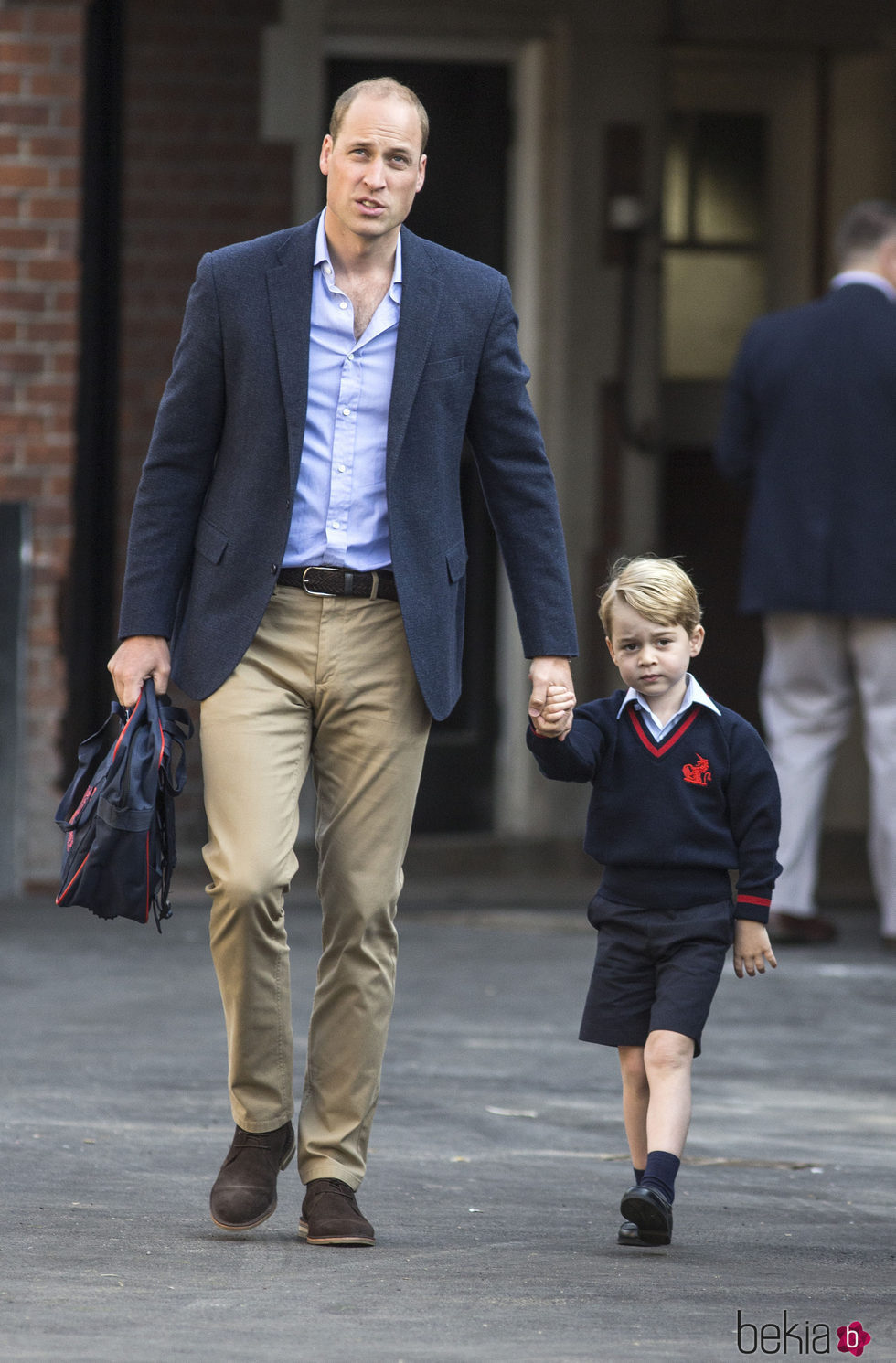 El Príncipe Jorge llega con el Príncipe Guillermo a su primer día de colegio en el Thomas's Battersea