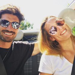 Mireia Belmonte y Javier Hernanz celebrando sus tres años de amor