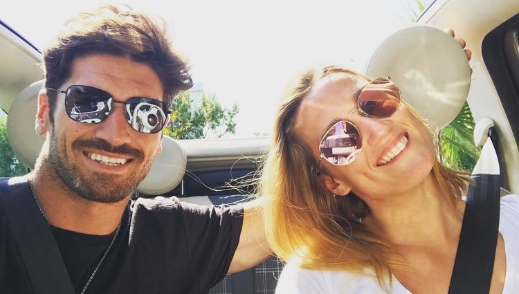 Mireia Belmonte y Javier Hernanz celebrando sus tres años de amor