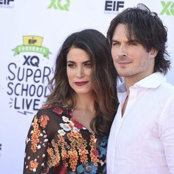 Nikki Reed e Ian Somerhalder en el XQ Super School Live