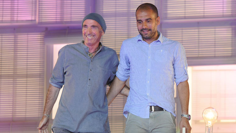 Lluis Llach con Pep Guardiola en el concierto 'Nuestras canciones contra el SIDA'