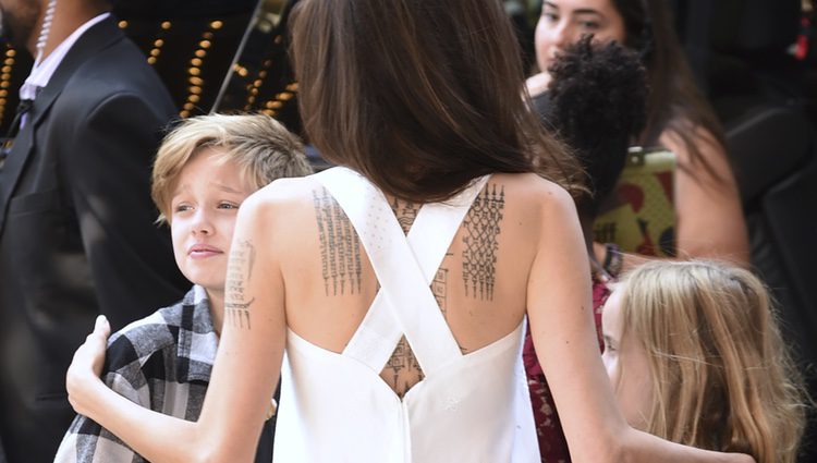 Angelina Jolie con Shiloh y Vivienne en el Festival Internacional de cine de Toronto