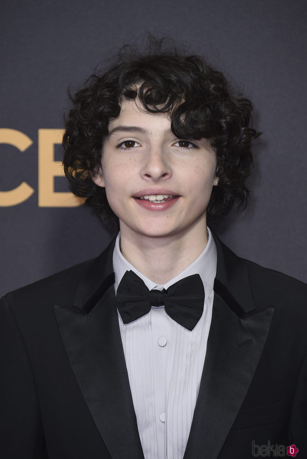 Finn Wolfhard en la alfombra roja de los Premios Emmy 2017