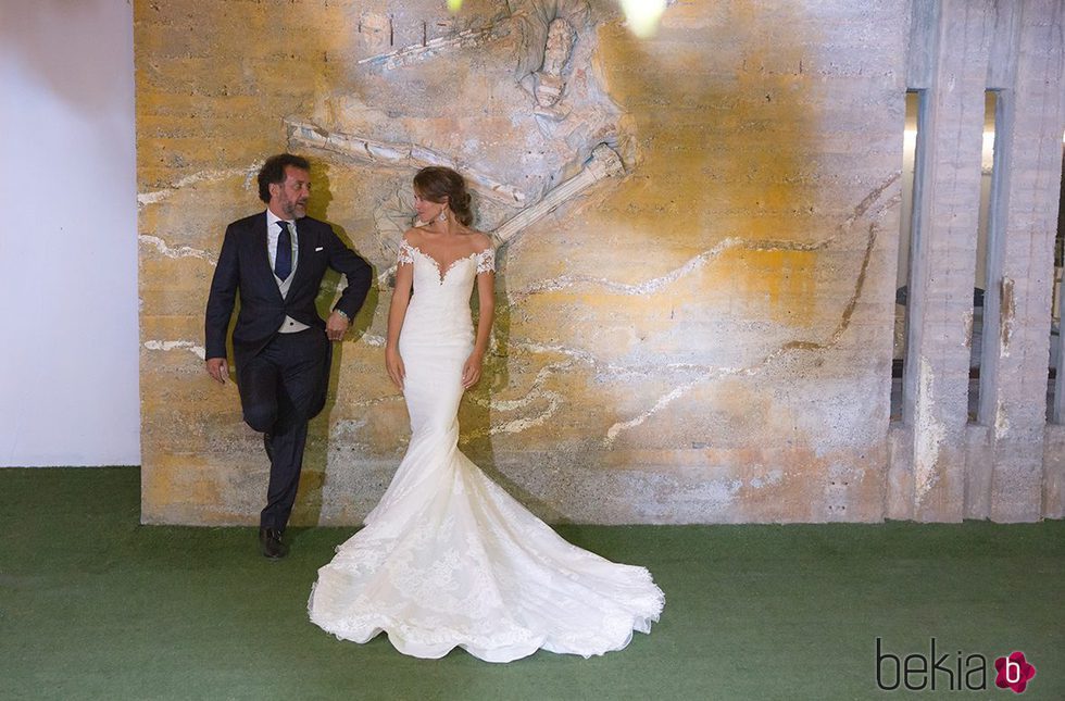 Cristina Alarcón y José Luis García-Pérez en el día de su boda