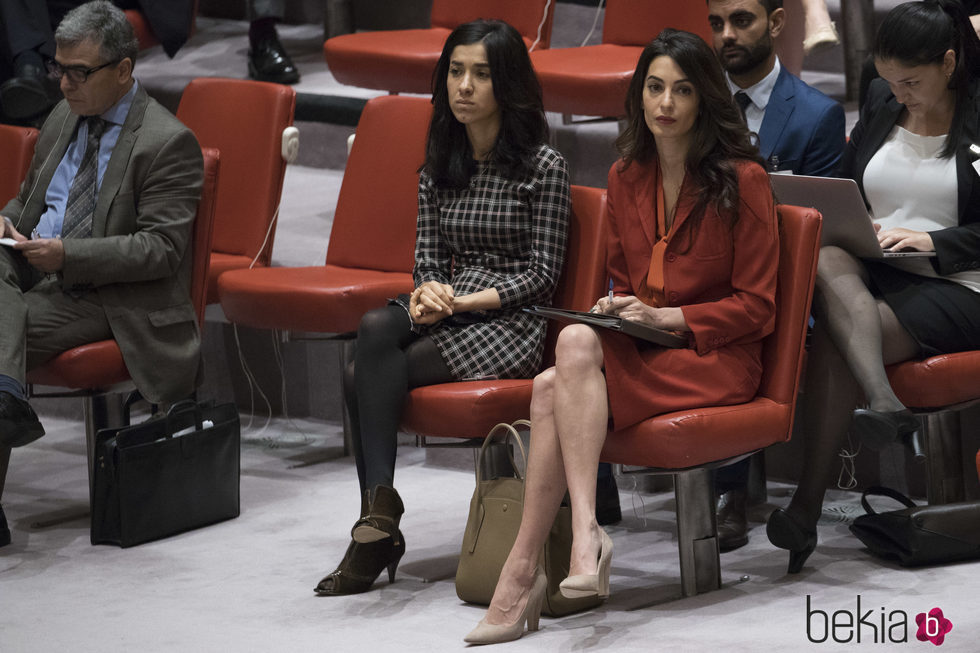 Amal Alamuddin durante una reunió en la sede de la ONU