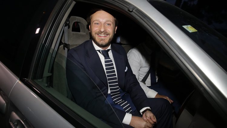 Juan Peña llegando a la celebración de la boda de Carlos Falco y Esther Doña