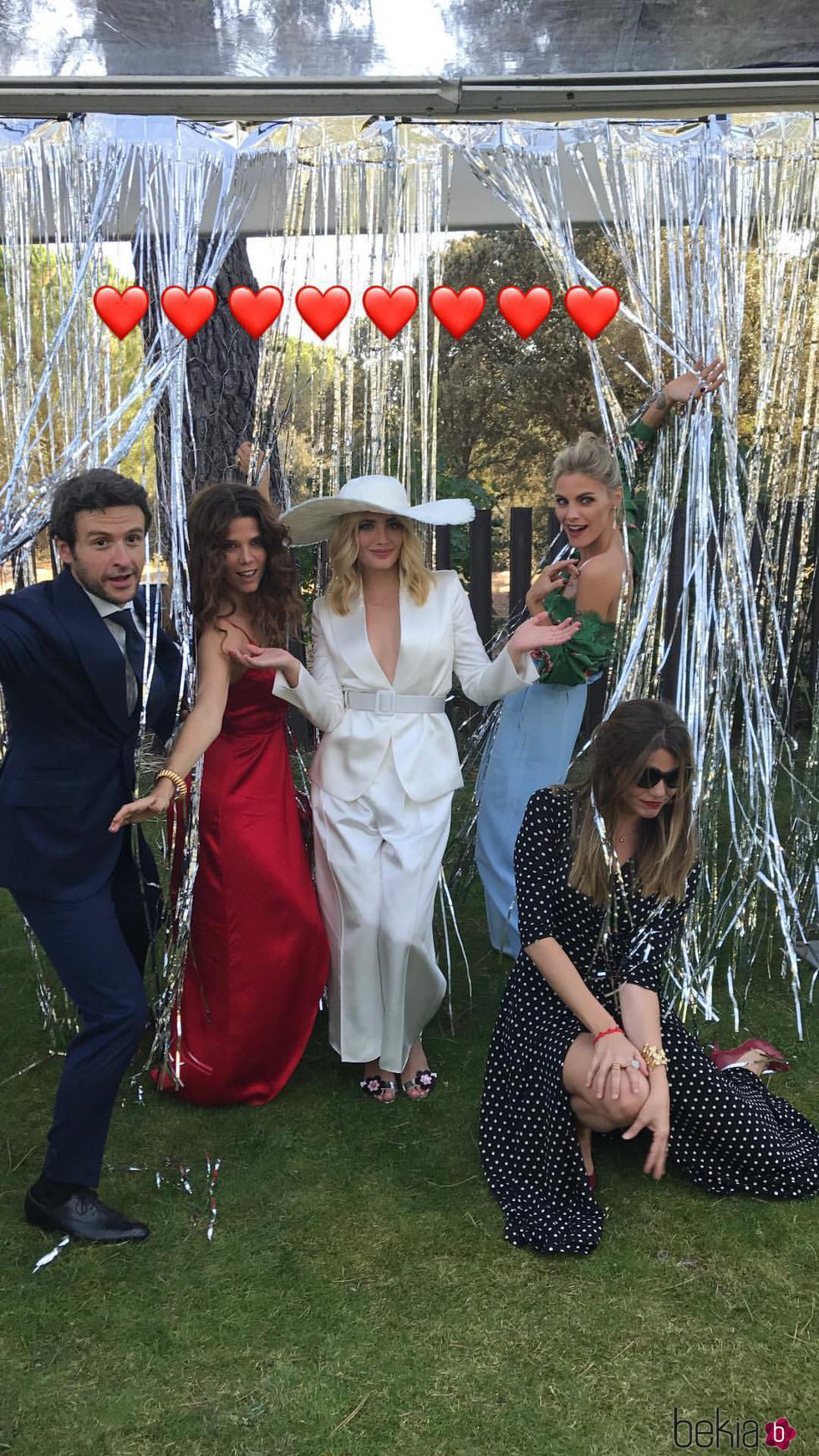 Miriam Giovanelli con Diego Martín, Juana Acosta, Amaia Salamanca y Manuela Velasco en su boda