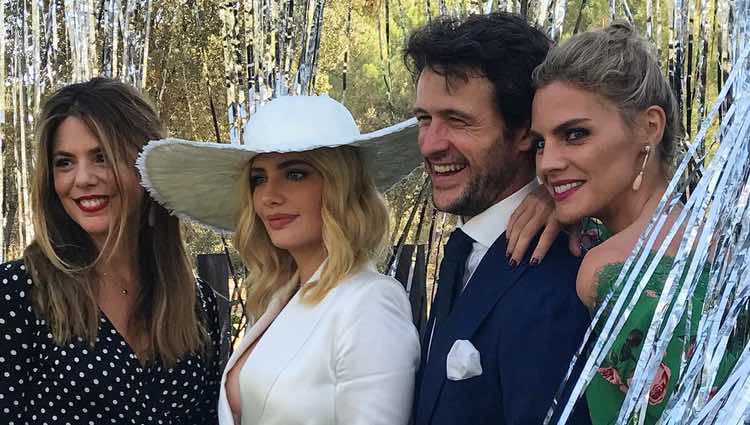 Miriam Giovanelli en su boda con Manuela Velasco, Diego Martín y Amaia Salamanca