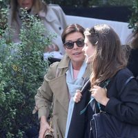 Carolina de Mónaco, Carlota Casiraghi y Alexandra de Hannover salen de comer en París