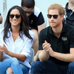 El Príncipe Harry y Meghan Markle aplauden en los Invictus Games de Toronto