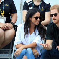 El Príncipe Harry y Meghan Markle charlando en los Invictus Games de Toronto