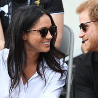 El Príncipe Harry y Meghan Markle se dedican una tierna mirada en los Invictus Games de Toronto