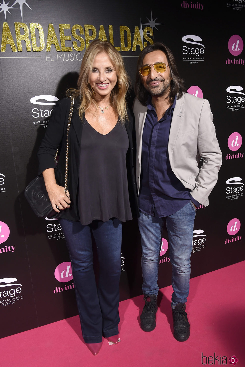 Antonio Carmona y Mariola Orellana en el estreno del musical 'El Guardaespaldas'