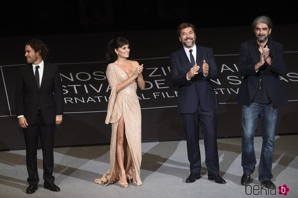 Penelope Cruz, Javier Bardem y todo el equipo de 'Loving Pablo' en San Sebastián