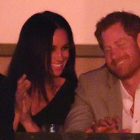 El Príncipe Harry y Meghan Markle, sonrientes y enamorados en la clausura de los Invictus Games