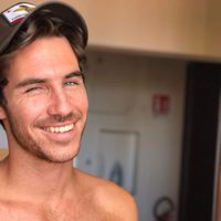 Beltrán Lozano muy sexy y sonriente