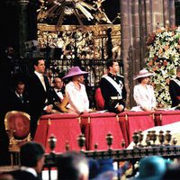 La Familia Real en la boda de la Infanta Cristina e Iñaki Urdangarin en la Catedral de Barcelona